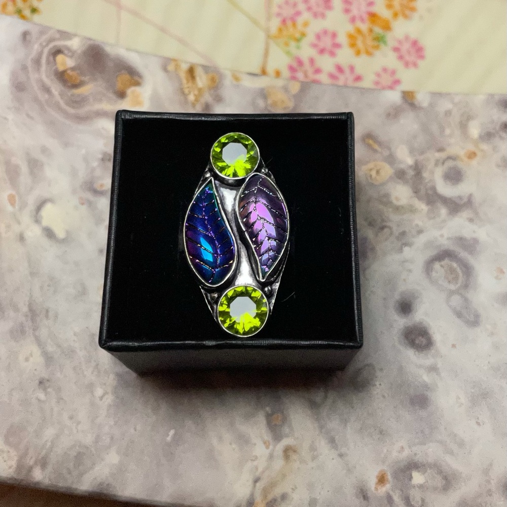 NWOT Sterling Silver Peridot + Titanium Leaf Ring